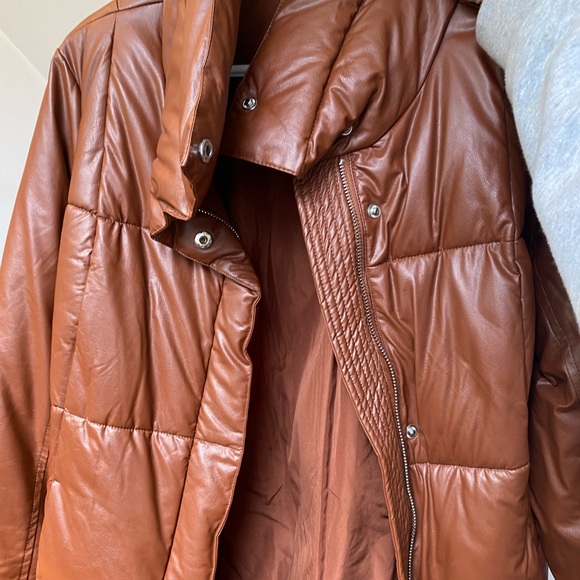 Brown puffer coat - Picture 3 of 6